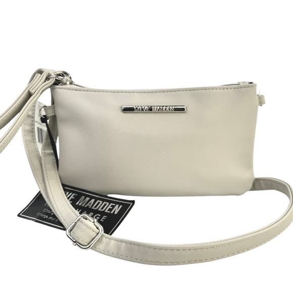 NEW Steve Madden Take Charge White Leather Zip Charging Crossbody Wristlet Bag - Picture 1 of 5